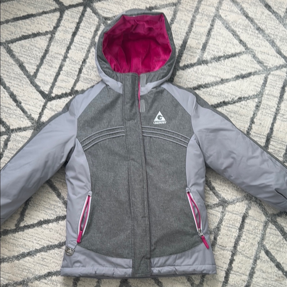 Gerry Weber Kids Puffer Jacket in Gray and Pink Kids Sz 7/8